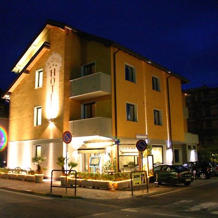 New Automatic Villa Daniela San Bartolomeo Al Mare Eksteriør billede